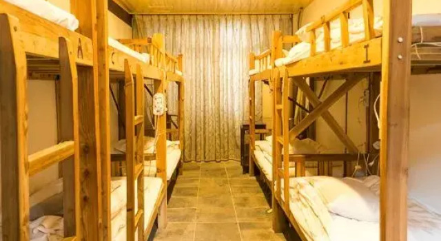 Кровать в общем номере (мужской номер) Xiaoya Youth Hostel