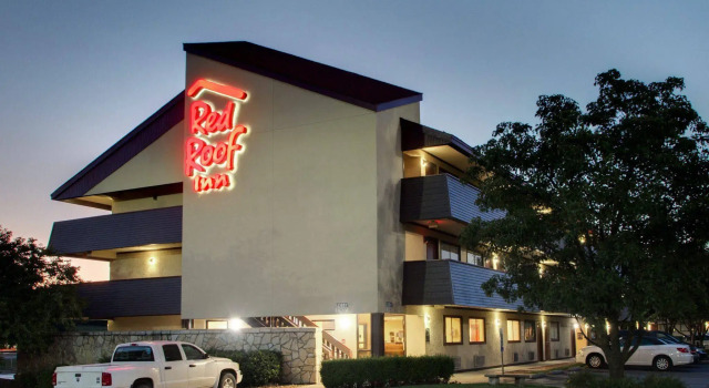 Red Roof Inn St Louis - Westport/ Maryland Heights