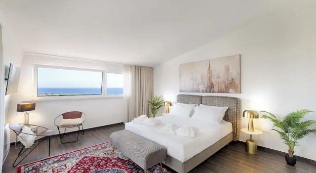 Люкс Luxury с балконом и с видом на море Petraianca Panoramic BH
