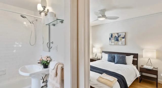 Beautiful 3br/3ba Colonial House by Cozysuites, Забронировать Отель Отели Александрии 3 звезды, рядом с Washington Masonic National Memorial, 3*