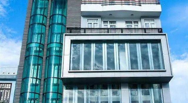 Salem Riverside Hotel, Забронировать Отель Отели Дананга муниципалитета с парковкой, рядом с Музей изящных искусств Дананга, Парковка