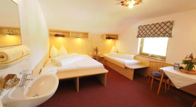 Трёхместный номер Standard Haus Zeinissee