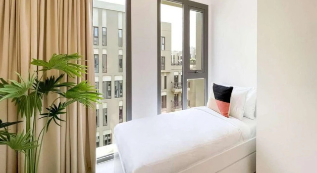 Fancy 2BR Apt Town Square