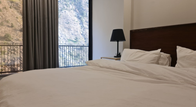 Point One, Prenota Hotel Bahrain Pakistan