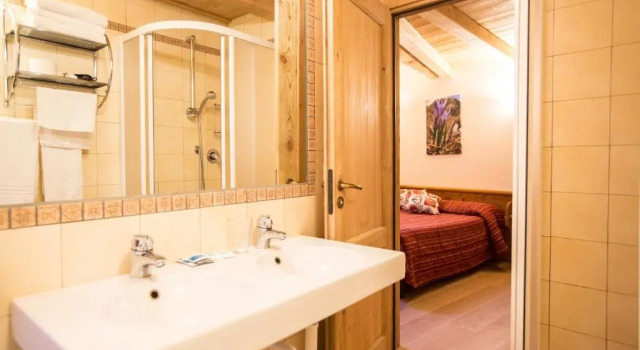 Полулюкс Hotel Restaurant La Barme