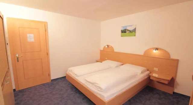 Трёхместный номер Standard Pension & Residence Astoria