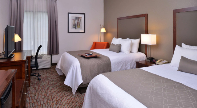Четырёхместный номер Standard Best Western Plus Wichita West Airport Inn
