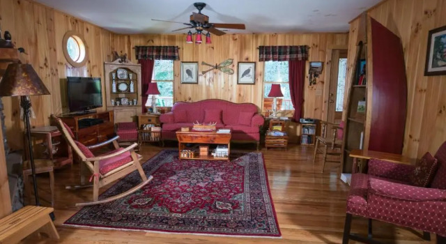 Трёхместный номер Deluxe River ' s Edge Inn