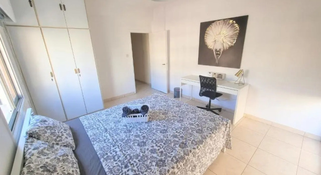 Comfy 2BR Apartment in the City Center, FREE PARKING and 3min walk to the beach!, Book Apartment Larnaka Larnaca Region
