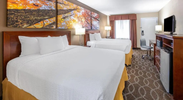 Четырёхместный номер Standard Days Inn by Wyndham St. Robert Waynesville/Ft. Leonard Wood