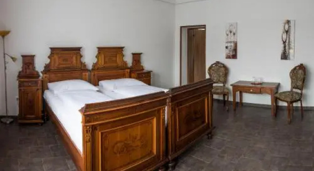 Hotel Laguna, Book Hotel Hoteller i Moravia-Silesia med parkering, Parkering