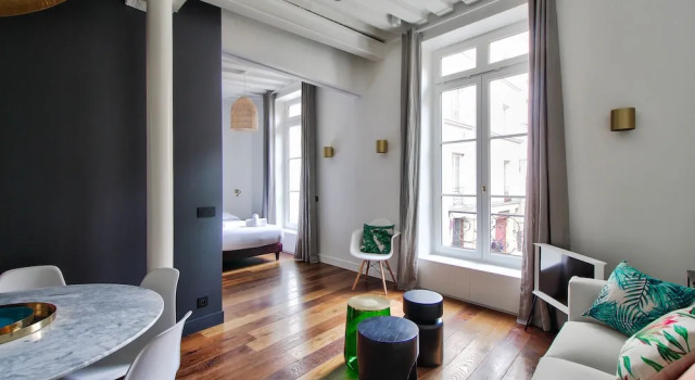 Luxury apt in the heart of Paris - 2BR, Забронировать Отель Париж Иль-де-Франс, рядом с Лувр — Риволи