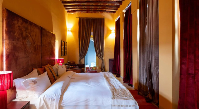 Kasbah Agafay Hotel & Spa, Забронировать Курортный отель Отели Марракеш-Тенсифт-Эль-Хауз с парковкой, Парковка