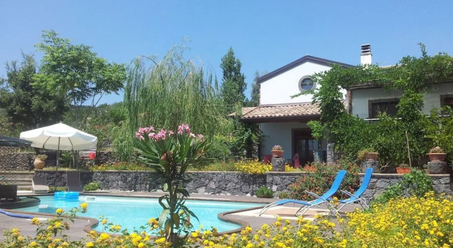 Alberto's Mt. Etna B&B, Book Bed and Breakfast Hotels in Sicily with a Pool, Swimming Pool