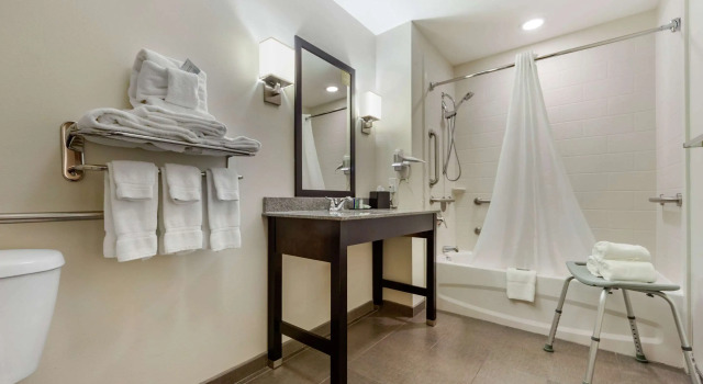 Четырёхместный люкс Sleep Inn & Suites Fargo Medical Center