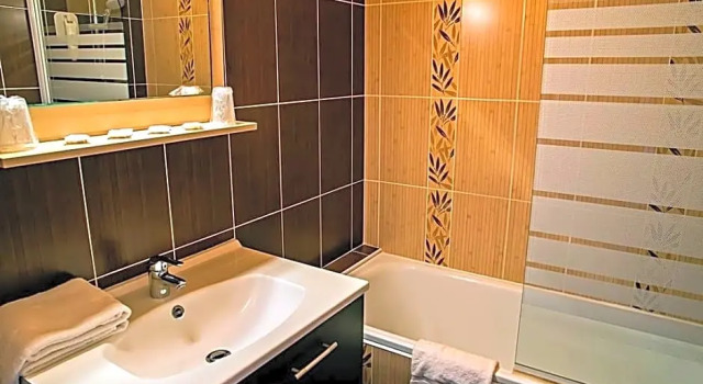 Четырёхместный семейный номер Standard The Originals City, Hôtel La Siesta, Annonay Est
