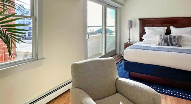 Номер Standard Harborside Inn