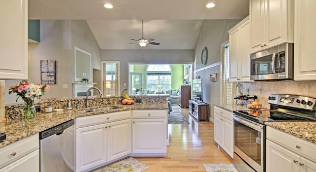 Коттедж Resort Amenities & Screened Porch: Ocean View Home