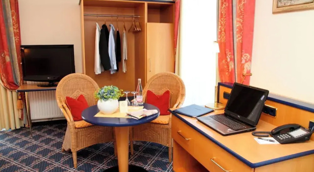 Süper çift kişilik oda Hotel Zur Post