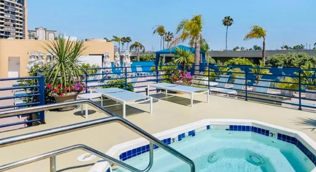 Апартаменты Luxury 1 BD & 1BR with Fantastic marina view