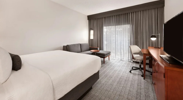 Двухместный номер Executive с балконом и с видом на внутренний двор Courtyard by Marriott Memphis Airport