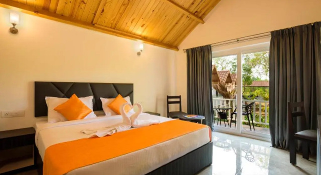 Коттедж Classic White Wood Resort By Stone Wood Hotels