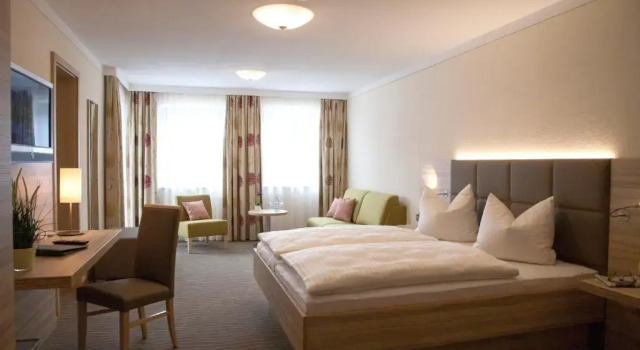 Полулюкс Hotel Straßhof