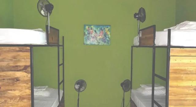 Кровать в общем номере (женский номер) El Caite Hostel