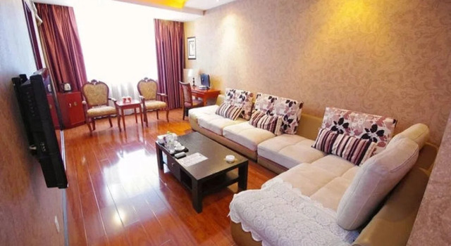 Long Teng Business Hotel, Prenota Hotel Hotel a Sichuan con parcheggio, Parcheggio
