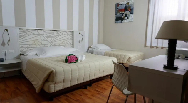 Standard- tredobbelt værelse Hotel Sant Elia