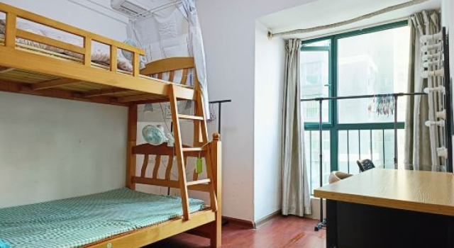 Кровать в общем номере с красивым видом из окна Wheat League Youth Hostel (Nanning ASEAN Business District Subway Station Branch)