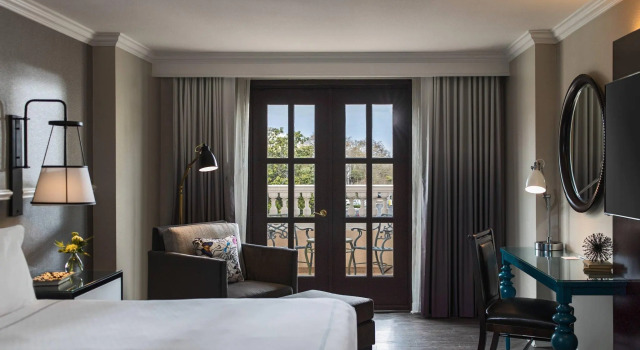 Двухместный номер Standard с балконом The Lindy Renaissance Charleston Hotel