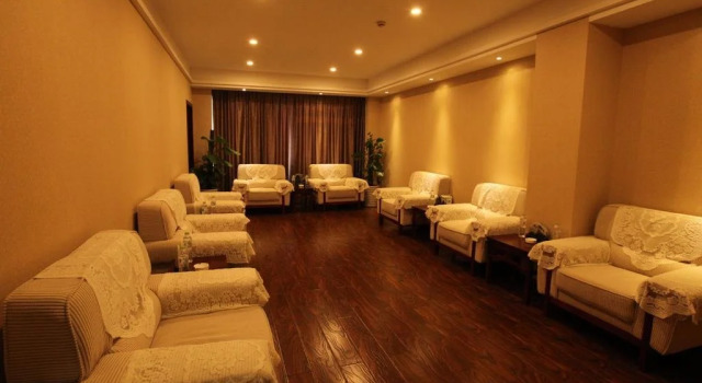 Starway Hotel (Yuyao Zhongan Times Square), Buchen Sie Hotel Yuyao Zhejiang