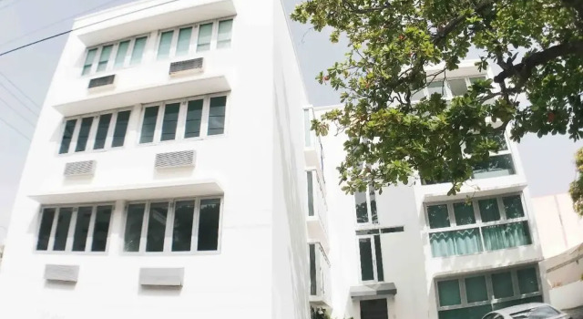 Iconic Miramar Building 1 Very Walkable