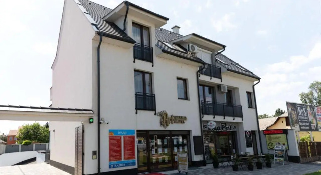 Апартаменты с 2 комнатами с балконом и с красивым видом из окна Art Apartments