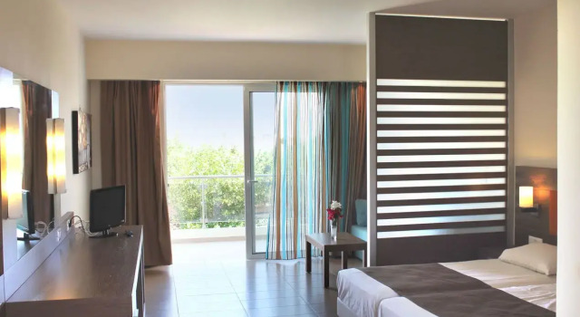 Студия Sea Melody Beach Hotel Apartments