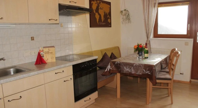Haus Gertrud, Rezerwuj Hotel Hotele w Tyrol z parkingiem, Parking