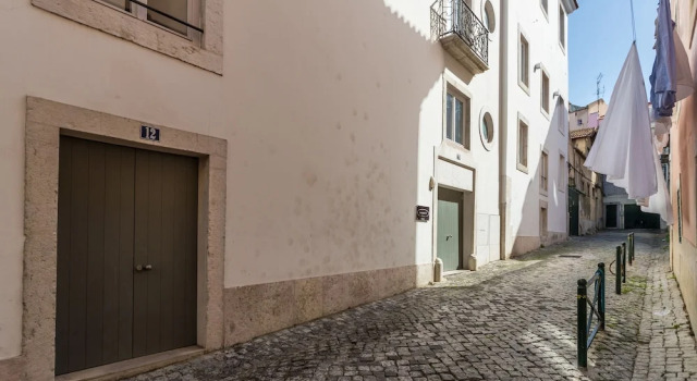 Chiado Studio and One-Bedroom Apartment - by LU Holidays