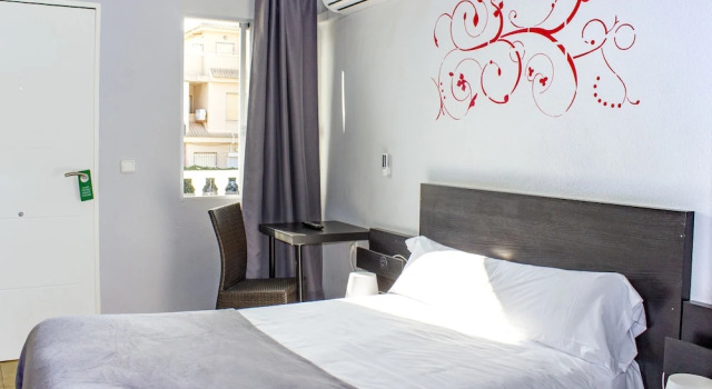 Одноместный номер Standard с балконом и с частичным видом на океан Hostal Alba