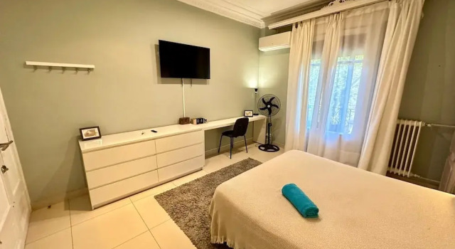 Rooms Gran Via, Забронировать Отель Лес-Корт Барселона, рядом с Парк скульптур