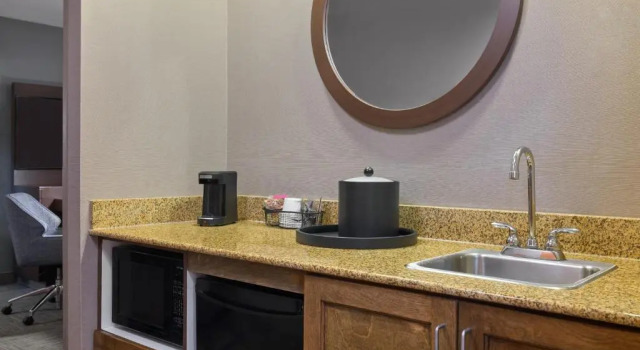 Люкс Hampton Inn & Suites Providence / Smithfield