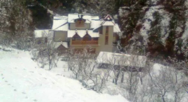 Stay Apart Wood Castle Resort, Rezervovat Lázně / Resort Rāmgarh Uttarakhand
