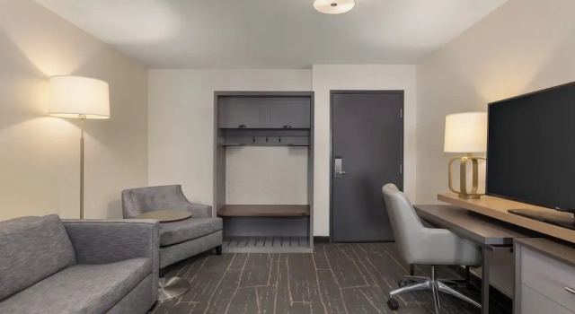 Люкс Holiday Inn & Suites Detroit - Troy by IHG