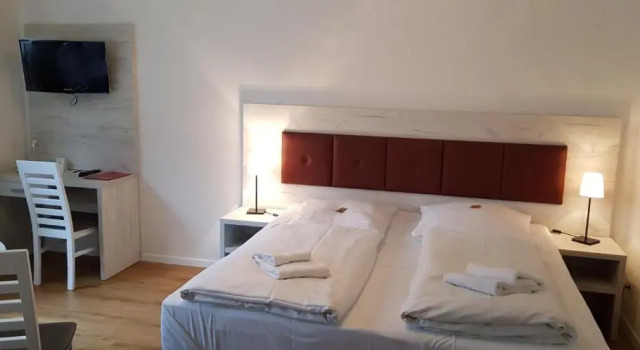 Студия Hotel & Restaurant Lindengarten