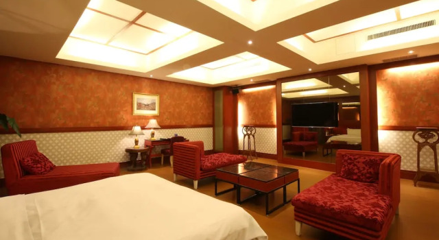 Люкс Deluxe Seasons Boutique Motel