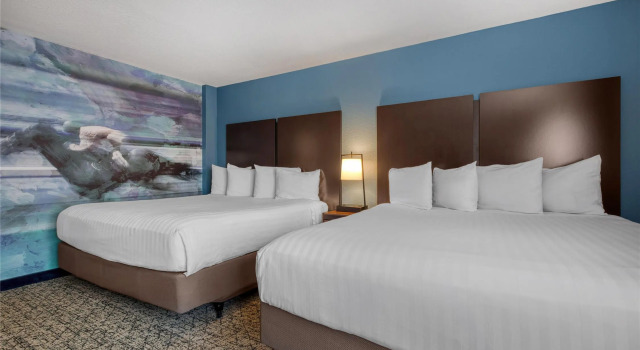 Четырёхместный полулюкс Best Western Winners Circle