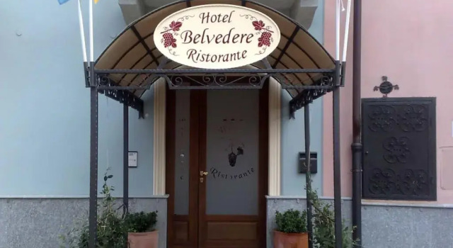 Hotel Belvedere, Boek Hotel Hotels in Monferrato met parkeren, Parkeren