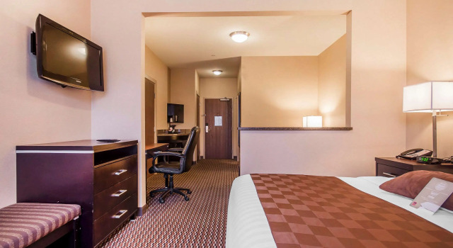 Comfort Suites Kelowna