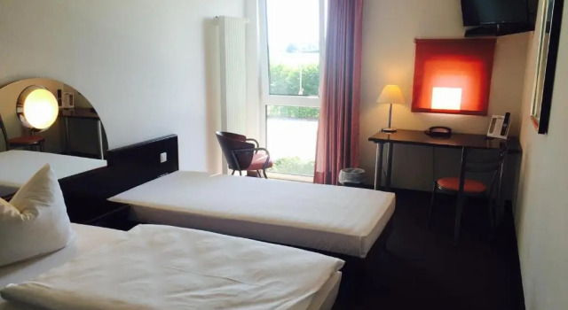 AK 1 Hotel, Забронировать Отель Духеров Мекленбург-Померания