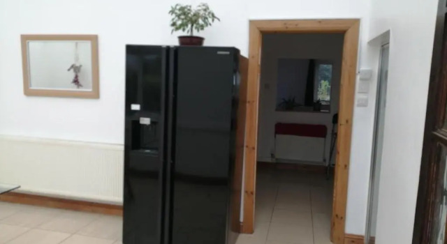 Коттедж 4 Bed House - Sleeps 10 - Pets - Parking - Wifi
